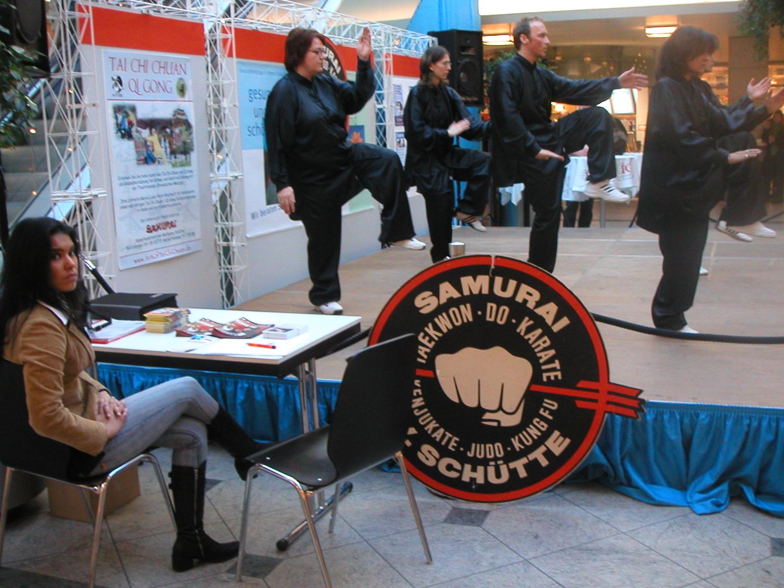 Tai Chi in der City Galerie Aschaffenburg