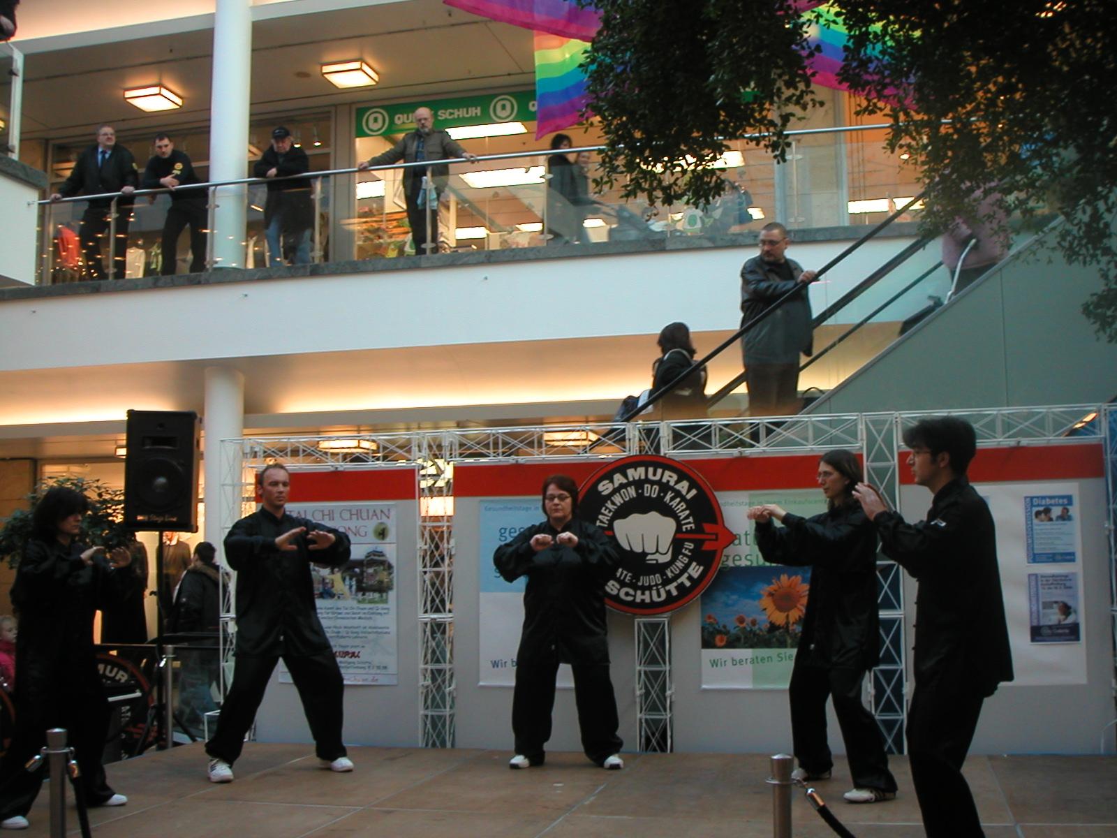 Tai Chi in der City Galerie Aschaffenburg