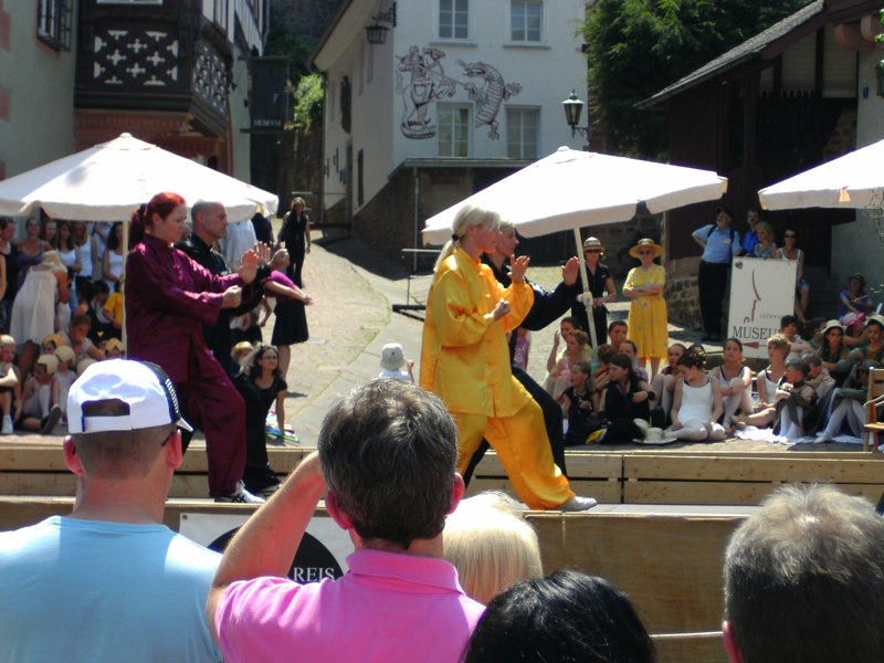 Tai Chi Chuan auf dem Altstadtfest in Miltenberg